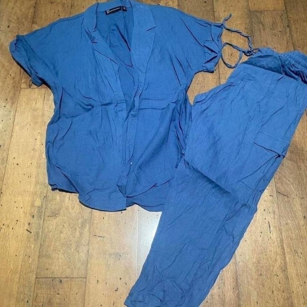 New York & Company Set Top size Large Bottom size medium